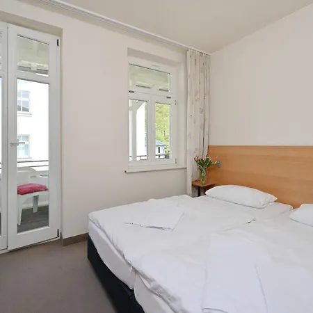 Apartamento Ferienwohnung-10-in-sellin-auf-ruegen-villa-celia-6-pers-wlan-und-sauna-200-m-vom-strand-entfernt