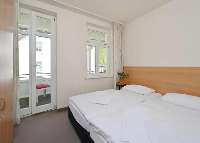 Lägenhet Ferienwohnung-10-in-sellin-auf-ruegen-villa-celia-6-pers-wlan-und-sauna-200-m-vom-strand-entfernt